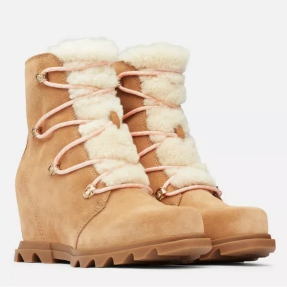Sorel Women's Joan of Arctic™ Wedge III Lace Cozy Bootie